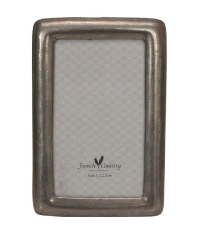 Round Pewter Photoframe 5x3.5"